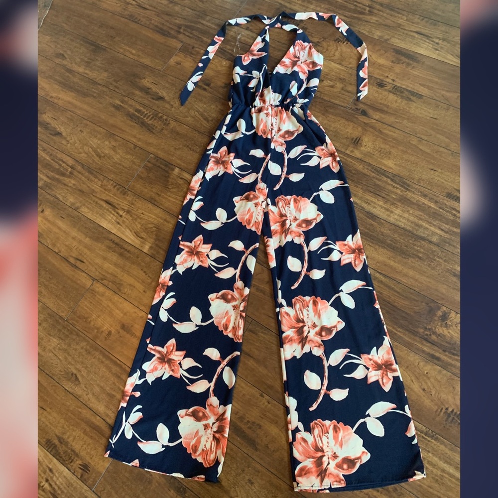 Floral Navy Jumpsuit 🌸⚪️🌑